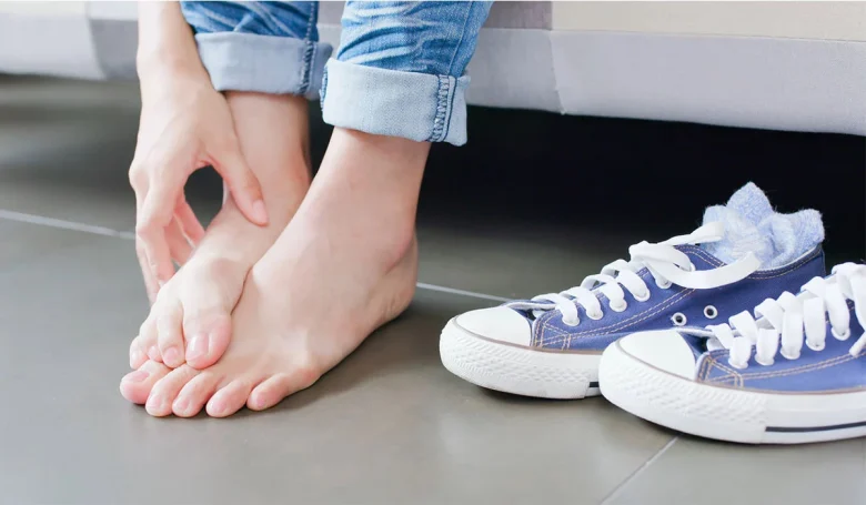 Why does athlete's foot get fungus?