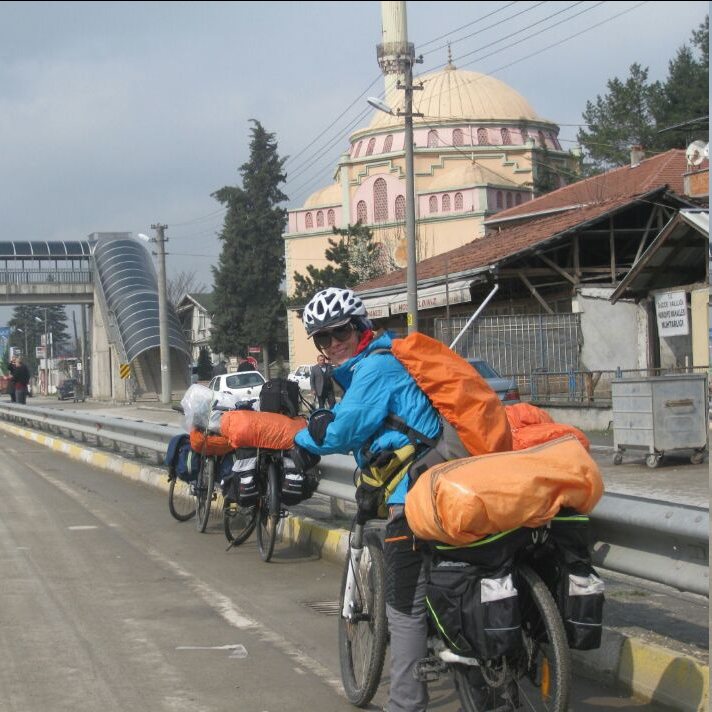 سفر ۲۷۰۰ کیلومتری دو بانوی ایرانی با دوچرخه + فیلم